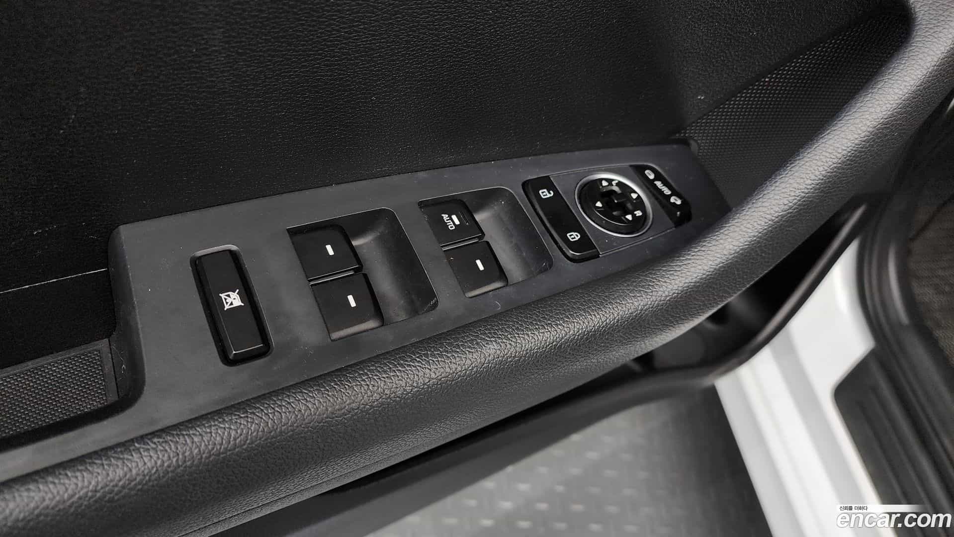 Sonata Hyundai 2018.0-OPTION-040