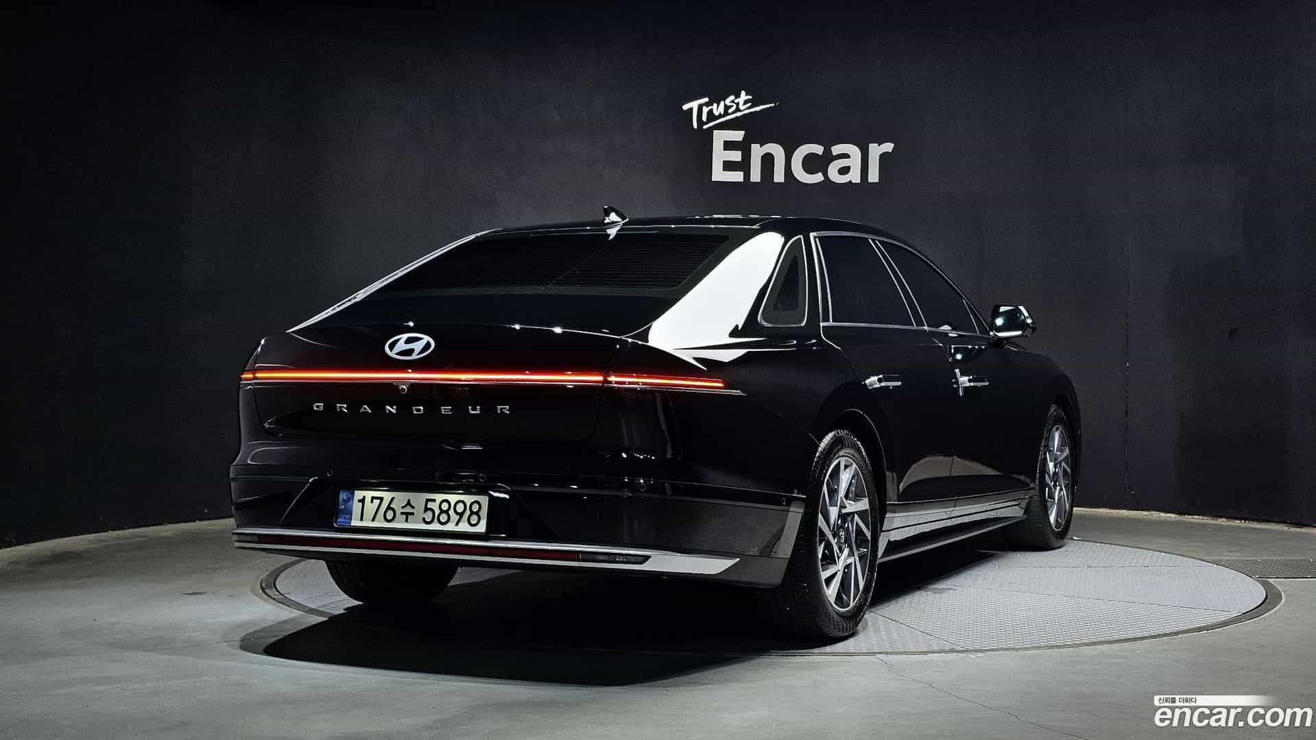 Grandeur Hyundai 2023.2-OUTER-002