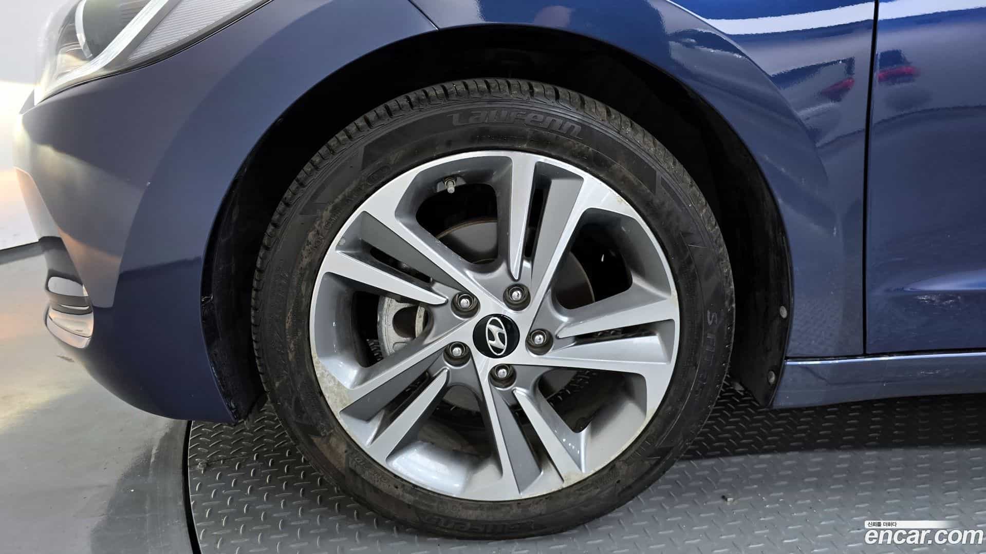 AVANTE Hyundai 2017.6-OUTER-005