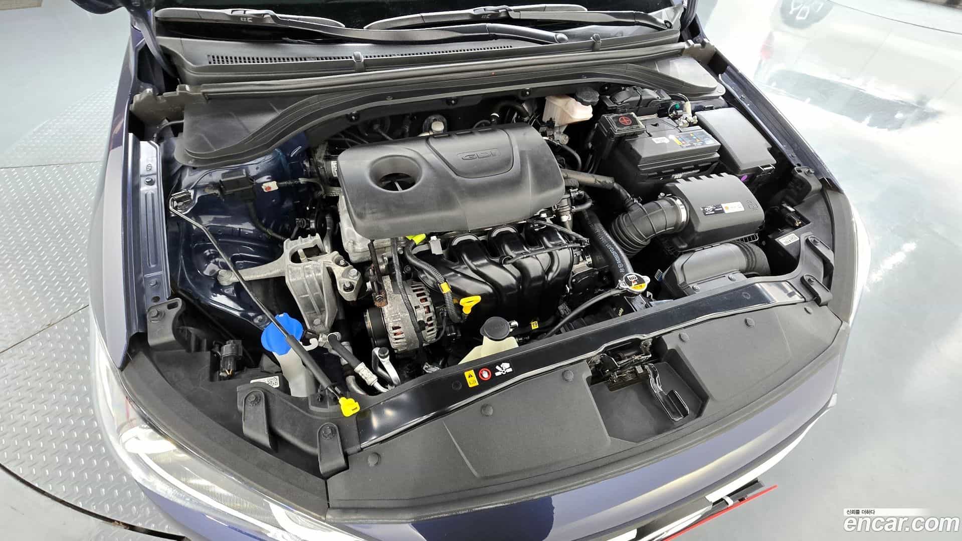 AVANTE Hyundai 2017.6-OUTER-006