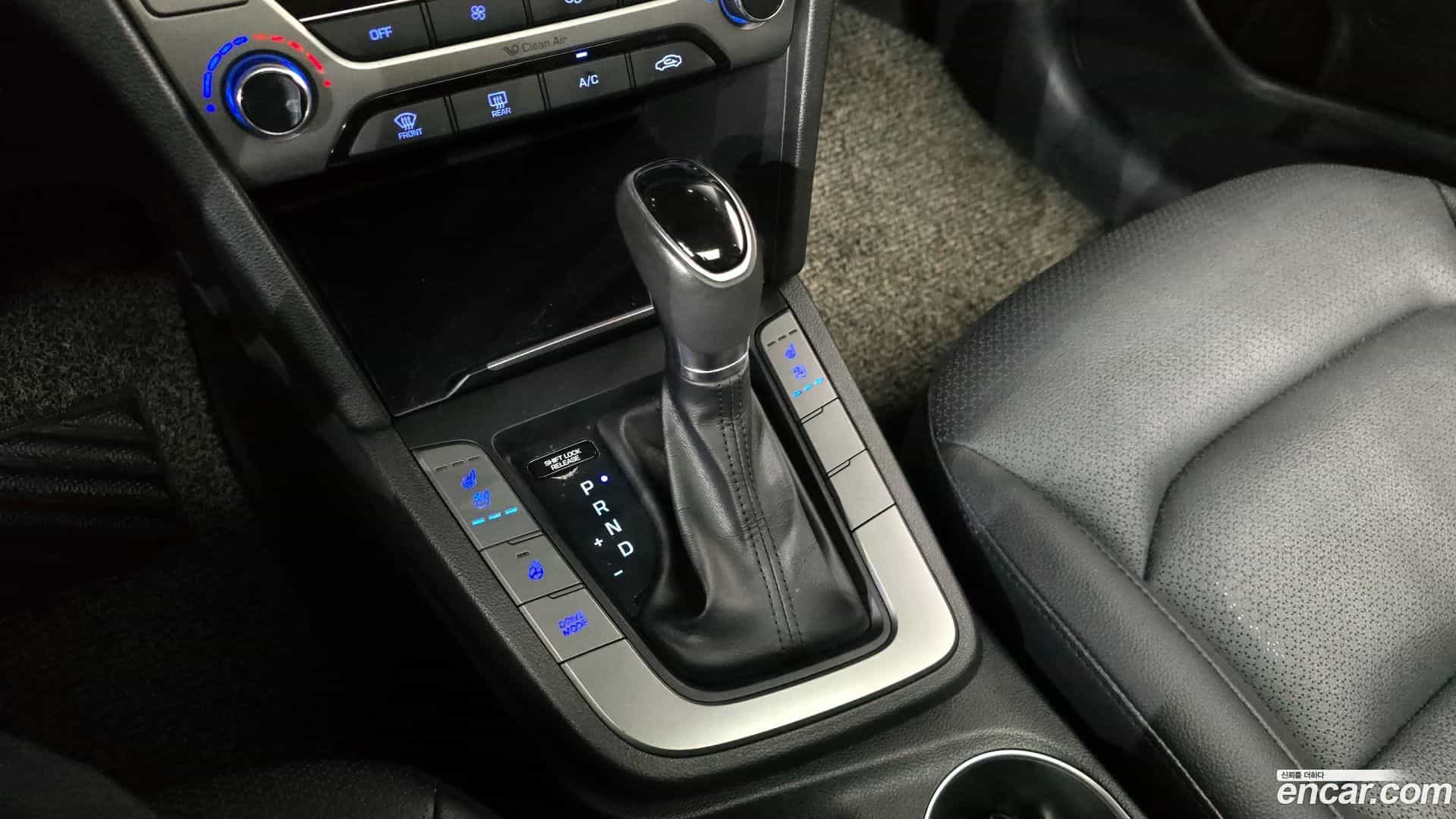AVANTE Hyundai 2017.6-INNER-009