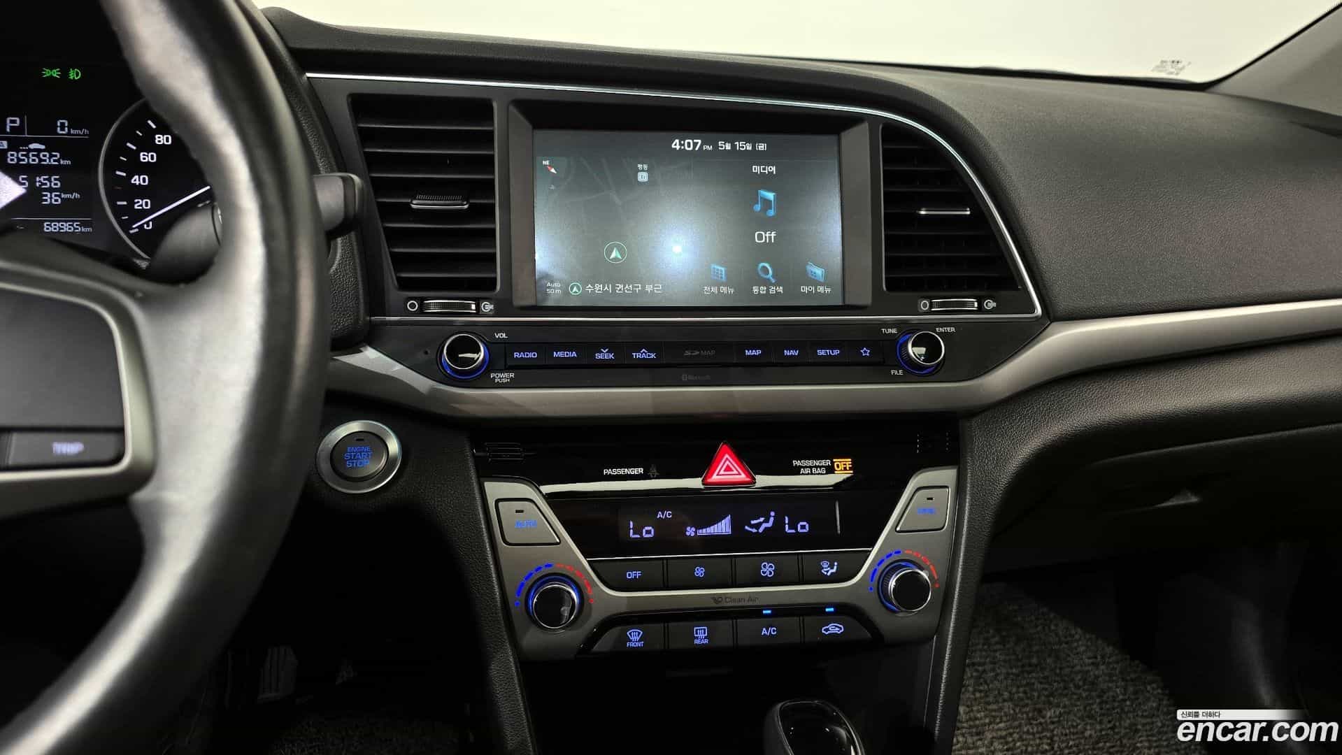 AVANTE Hyundai 2017.6-OPTION-016