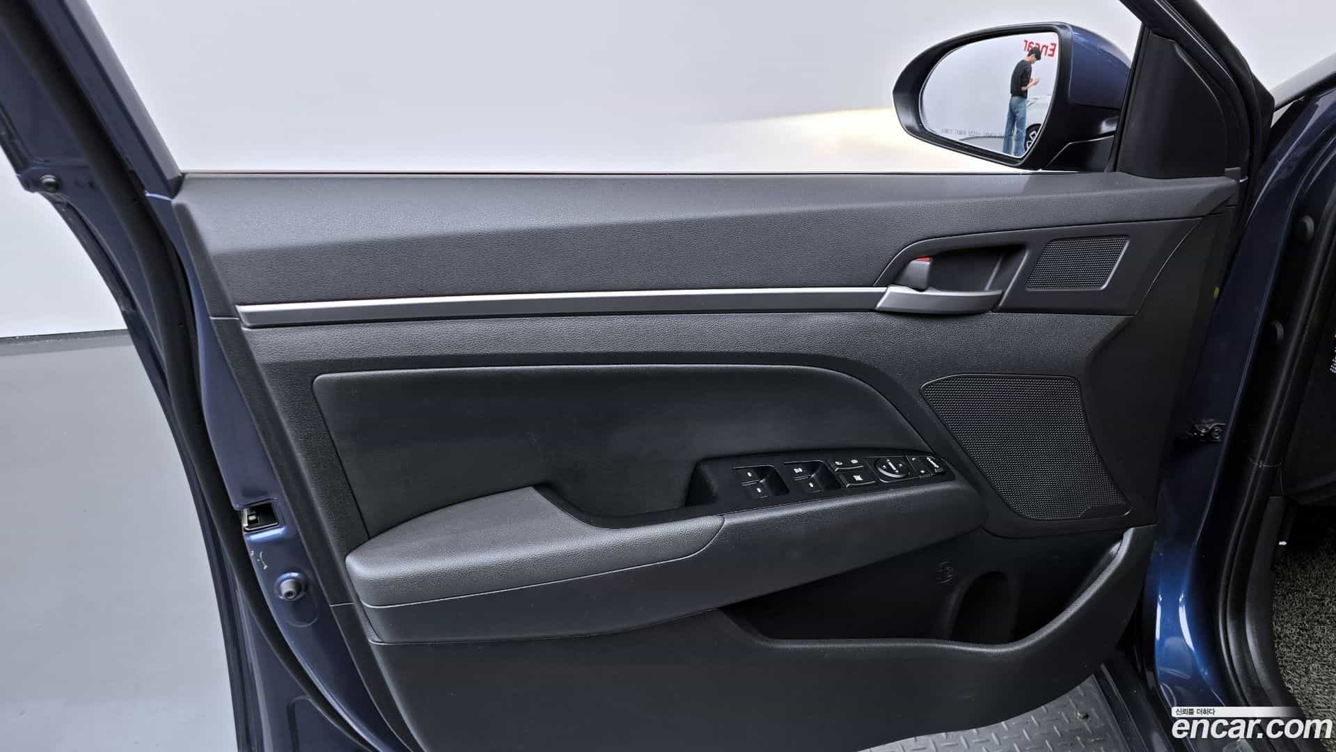 AVANTE Hyundai 2017.6-INNER-034