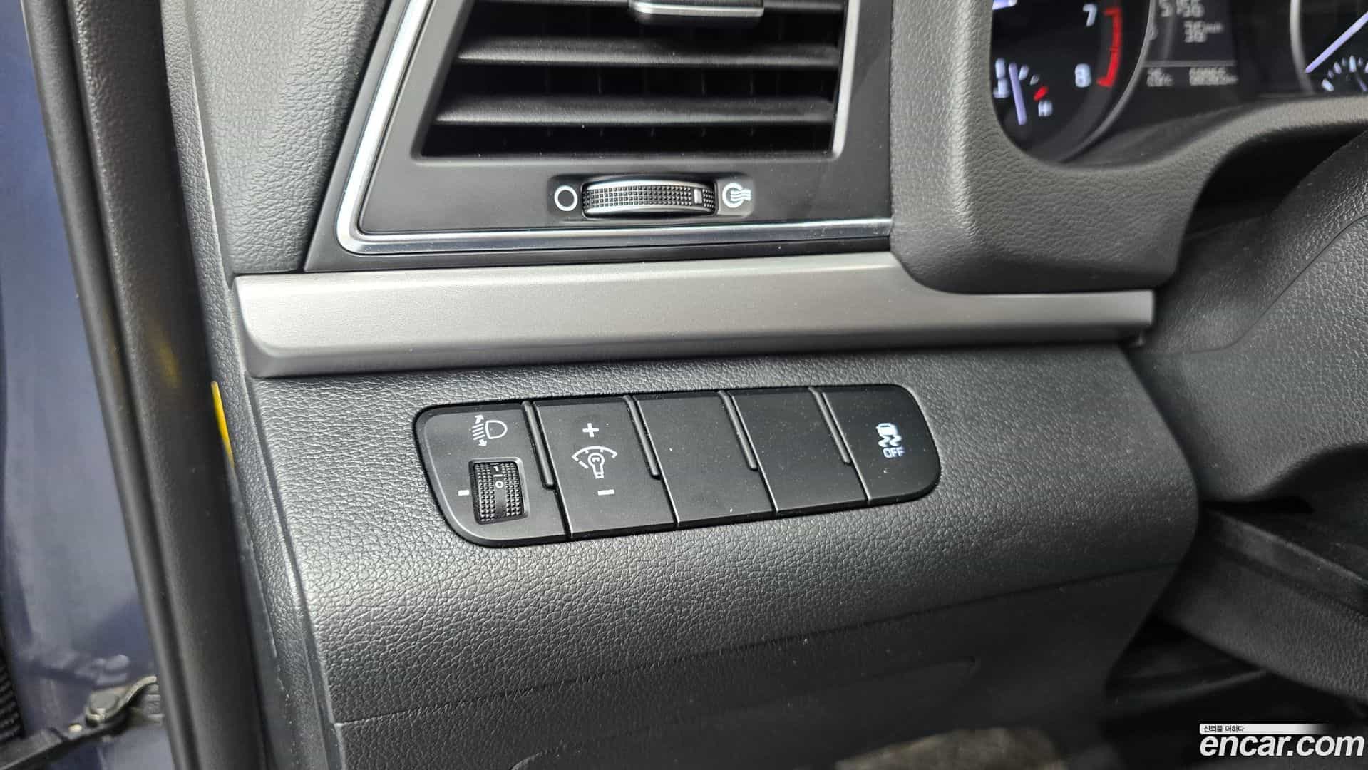 AVANTE Hyundai 2017.6-OPTION-040
