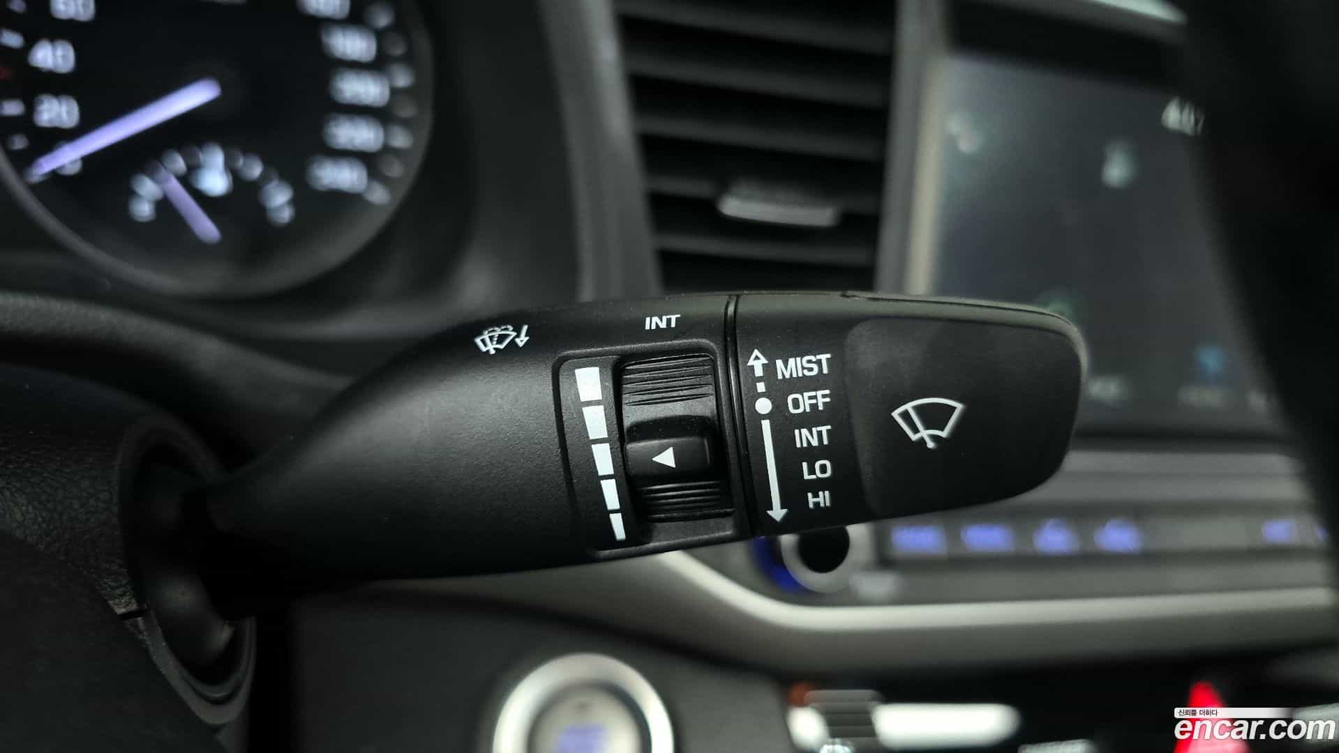 AVANTE Hyundai 2017.6-OPTION-041
