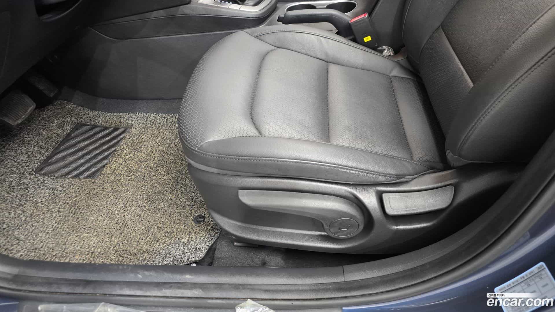 AVANTE Hyundai 2017.6-OPTION-043