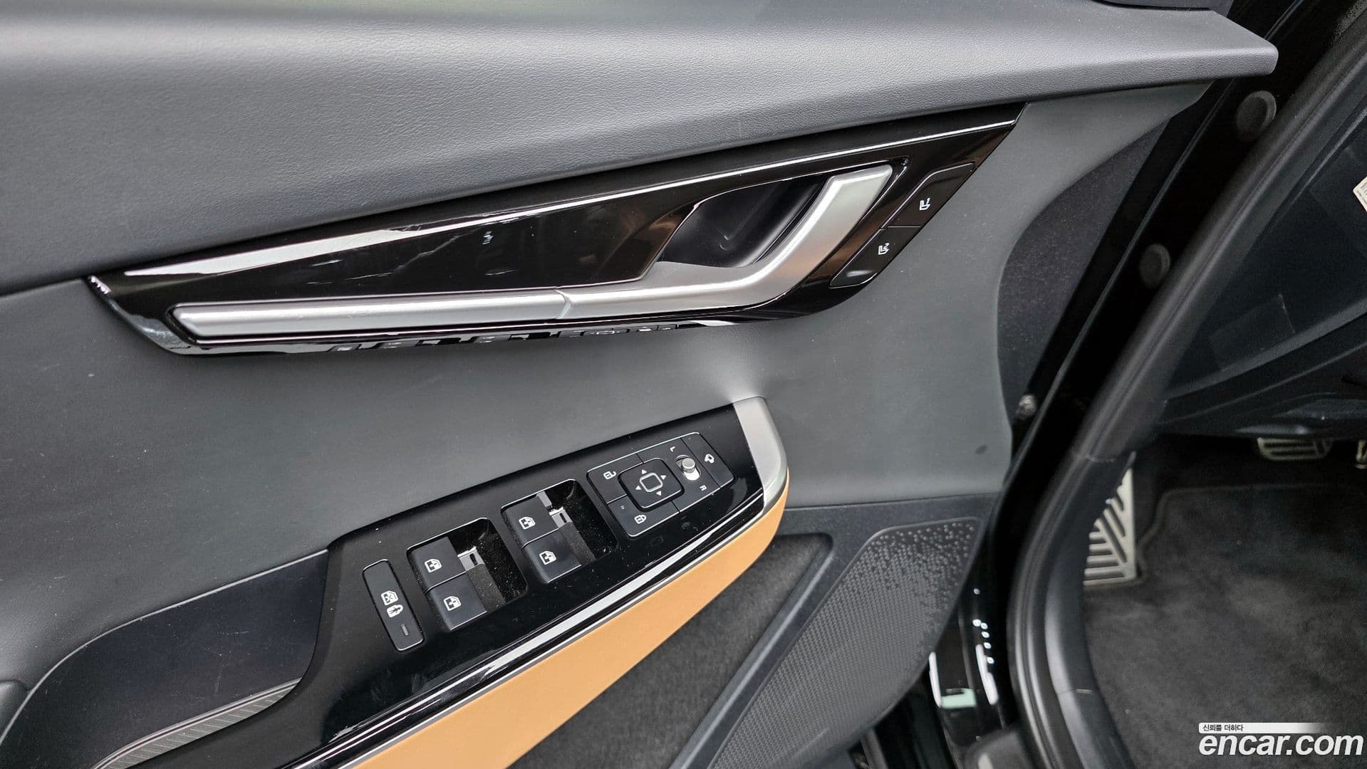 Main__Slider__Photo:EV6 Kia 2023.3-19