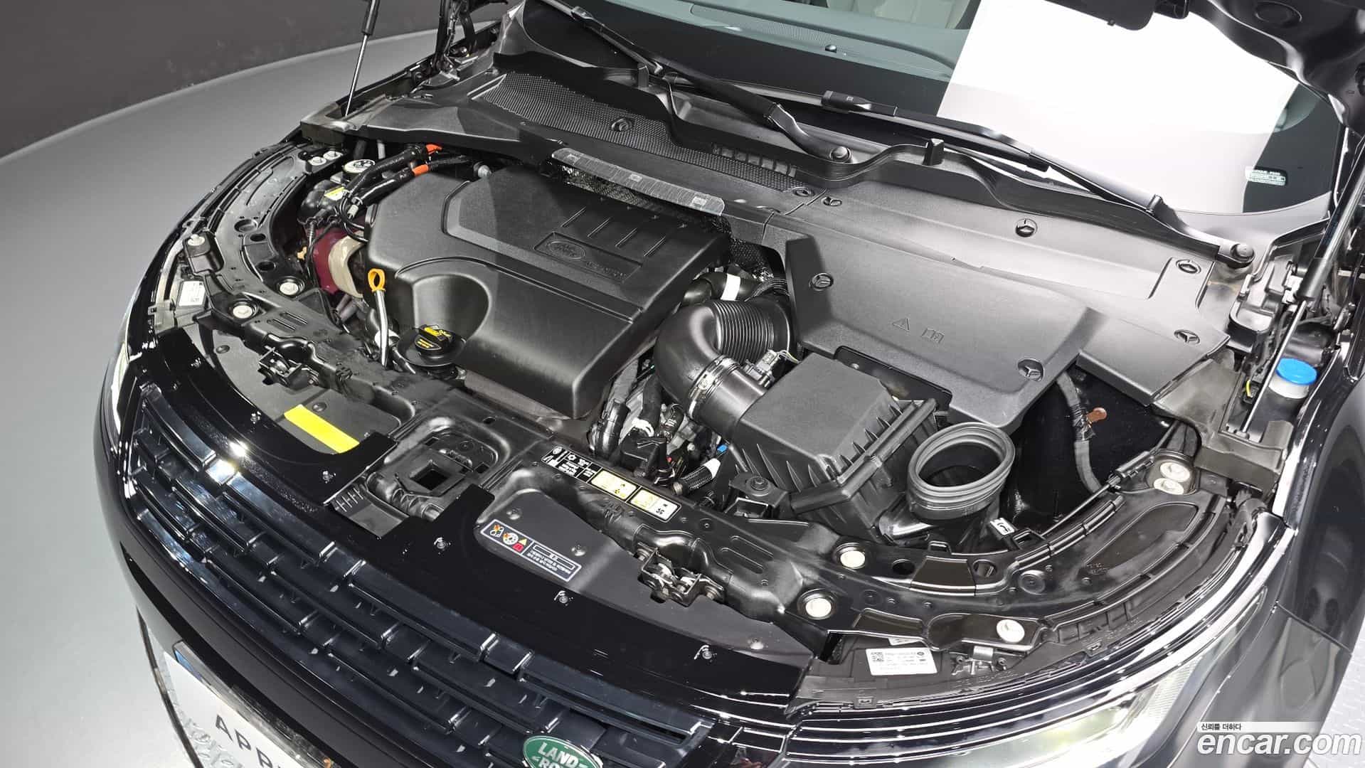 Range Rover Evoque Land Rover 2025.10-OUTER-006