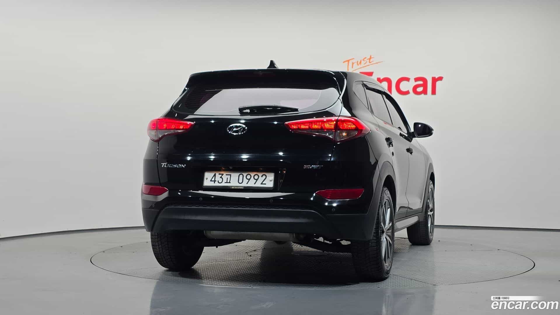 Tucson Hyundai 2016.0-OUTER-004