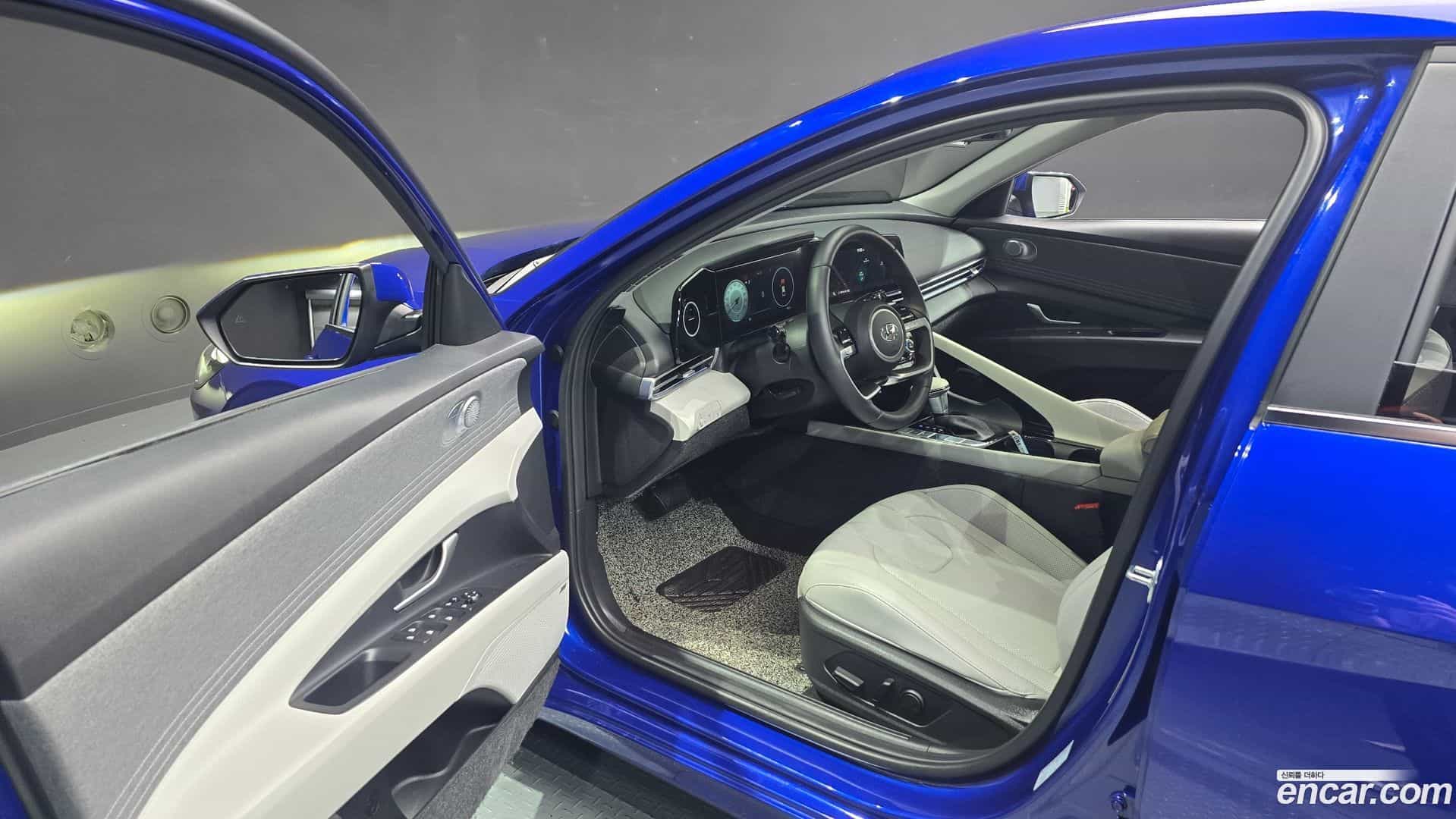 AVANTE Hyundai 2022.11-OPTION-015