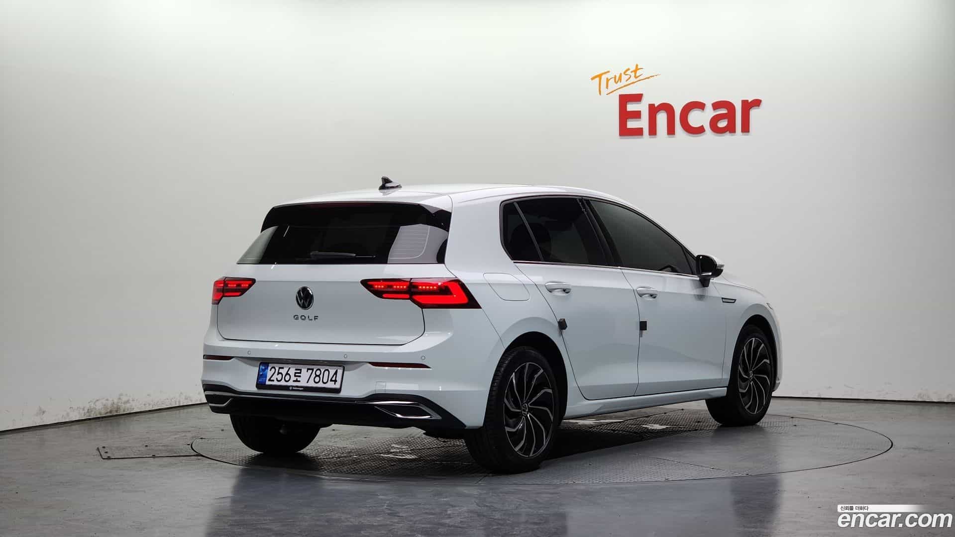 Golf Volkswagen 2024.8-OUTER-002