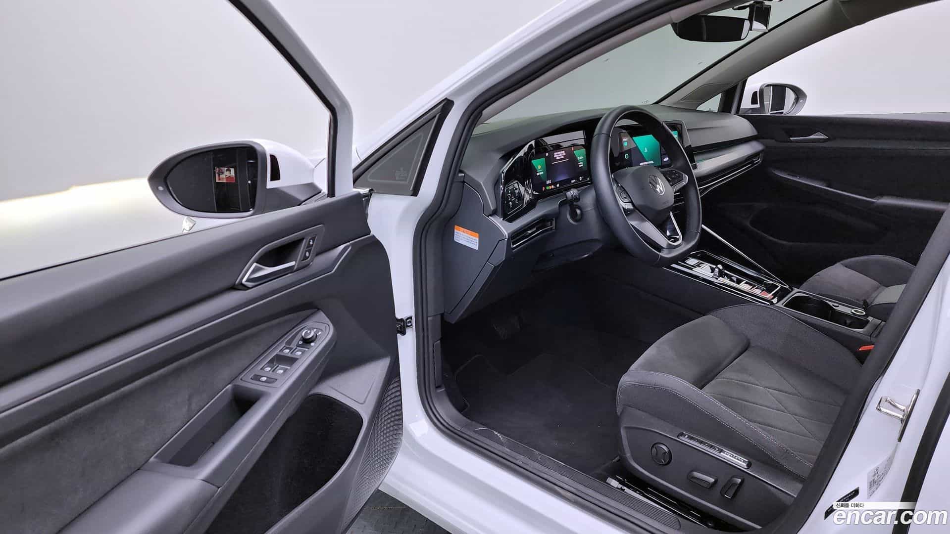 Golf Volkswagen 2024.8-INNER-010