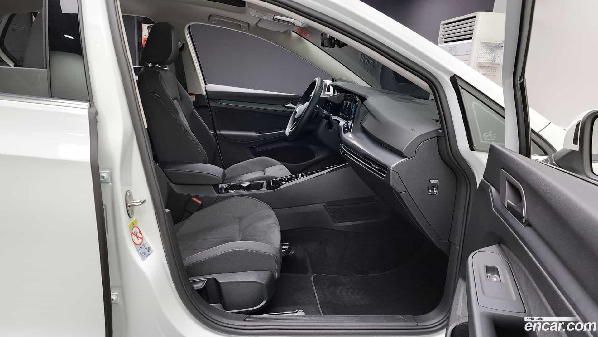 Golf Volkswagen 2024.8-OPTION-015