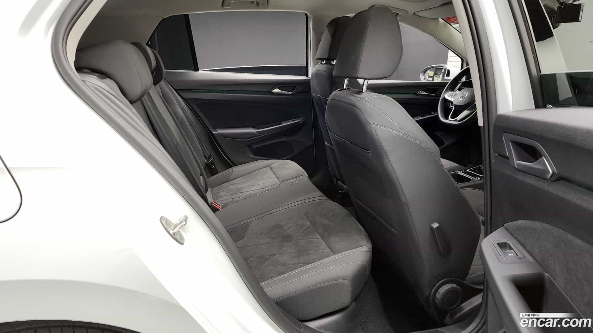 Golf Volkswagen 2024.8-OPTION-016