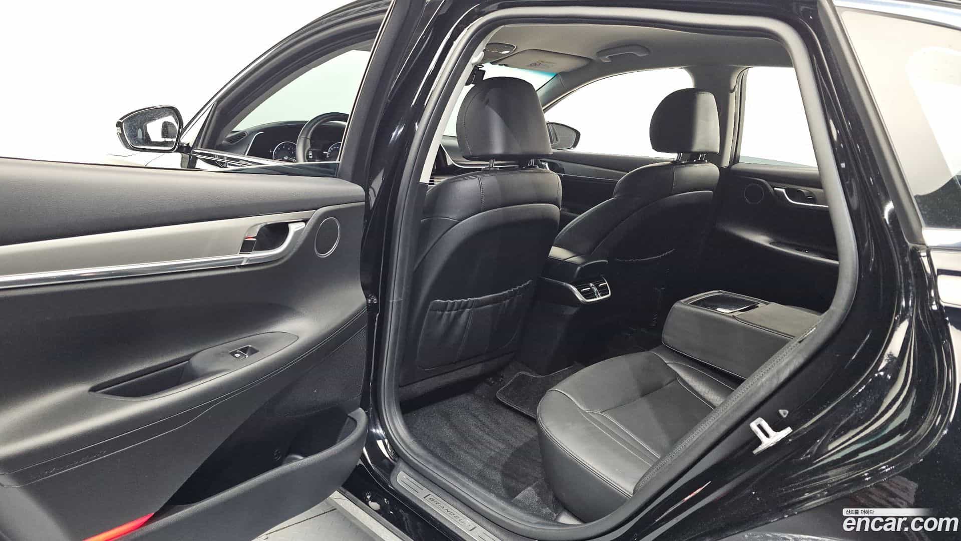 Grandeur Hyundai 2022.9-OPTION-015