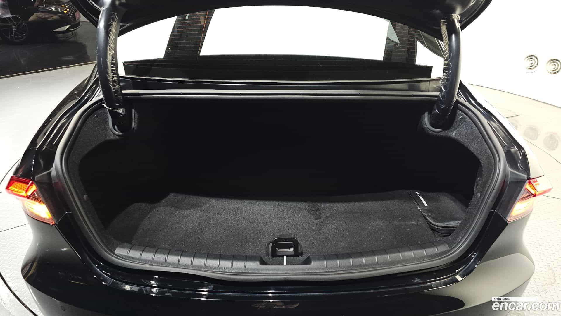 Grandeur Hyundai 2022.9-OPTION-040