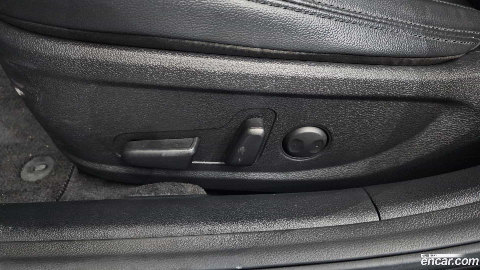 Grandeur Hyundai 2022.9-OPTION-046