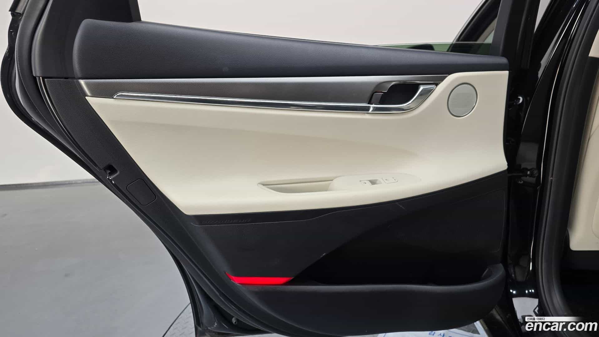 Grandeur Hyundai 2022.2-INNER-035