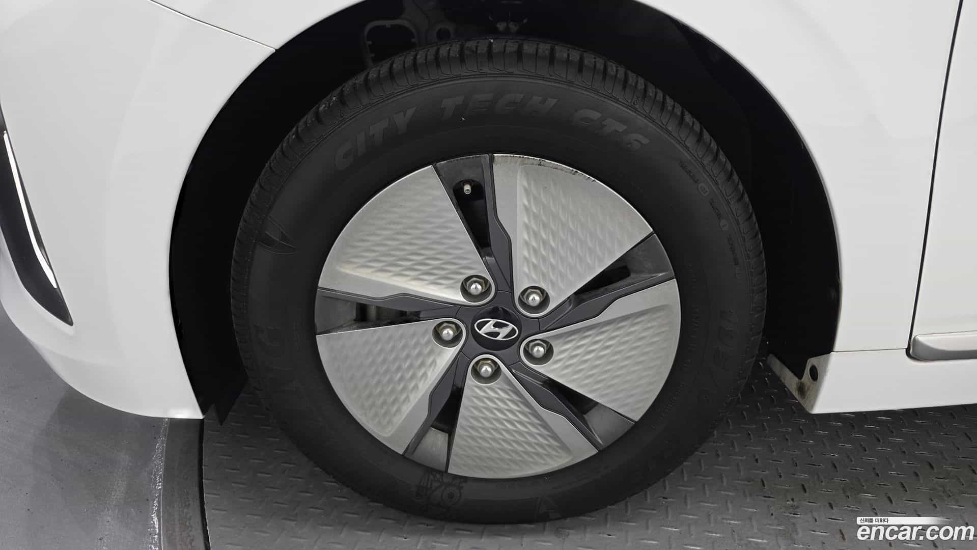 Ioniq Hyundai 2019.10-OUTER-005