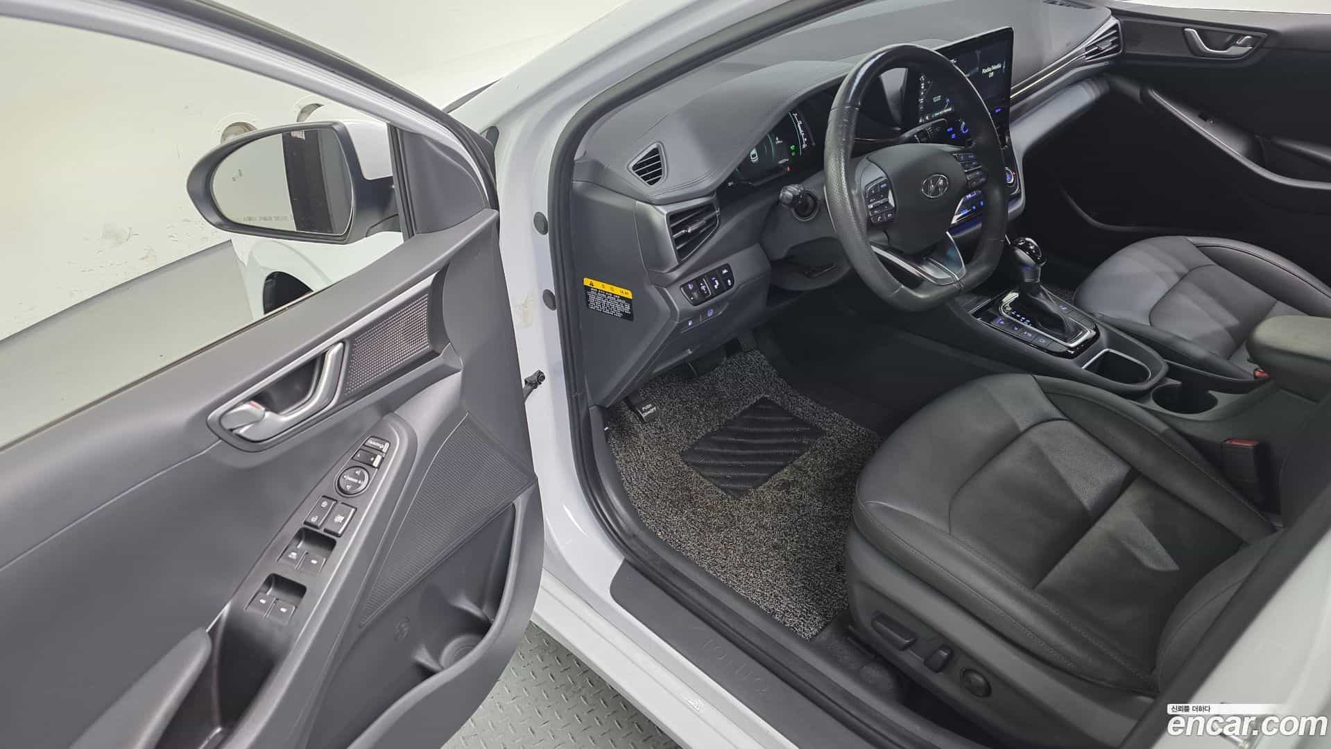 Ioniq Hyundai 2019.10-OPTION-015