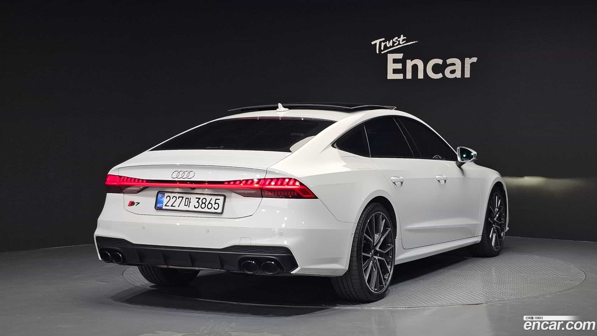 A7 Audi 2022.1-OUTER-002