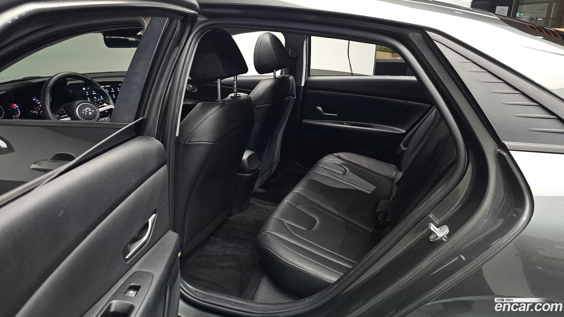 AVANTE Hyundai 2022.4-OPTION-015