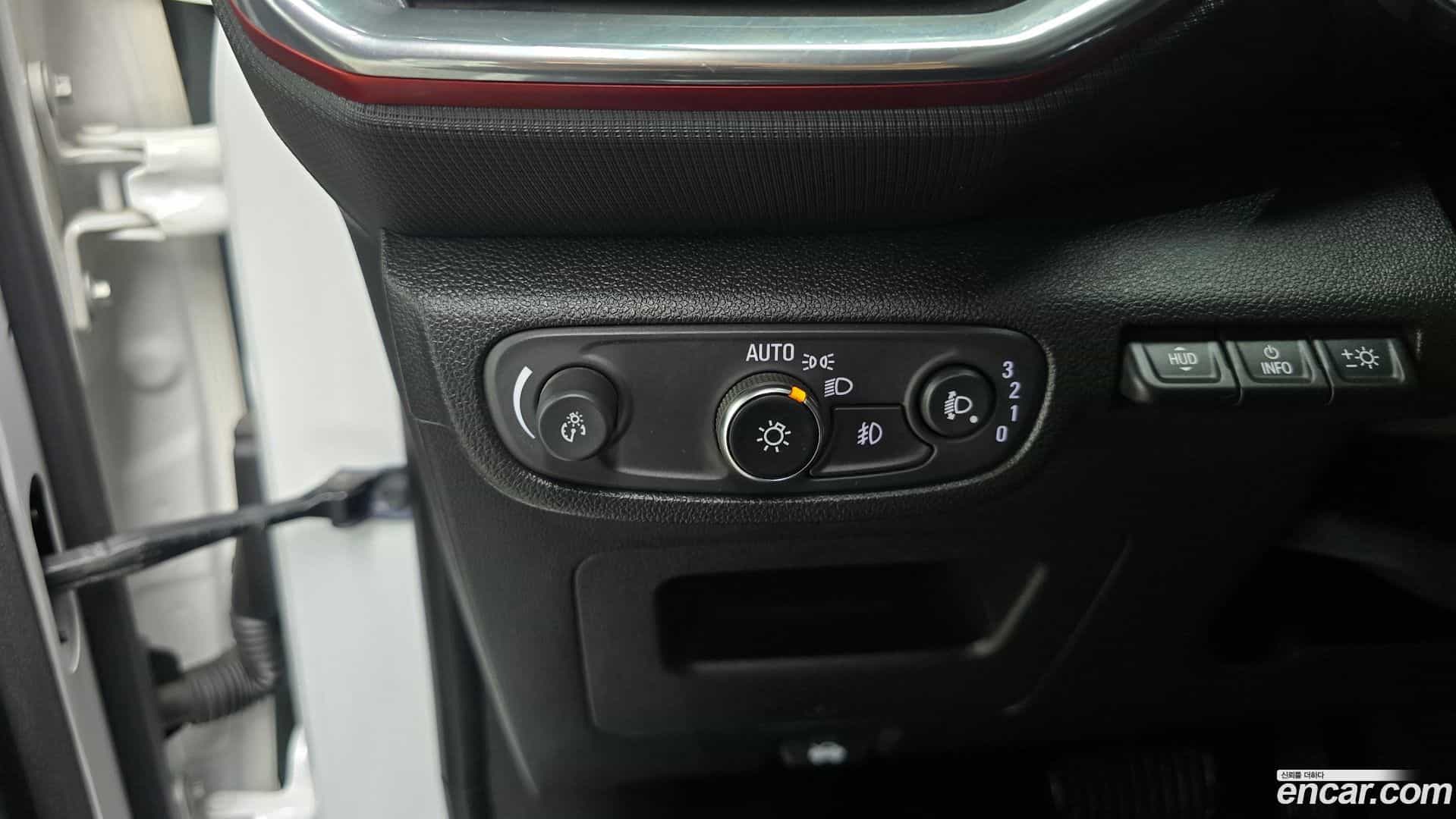 Trailblazer Chevrolet 2021.4-OPTION-040