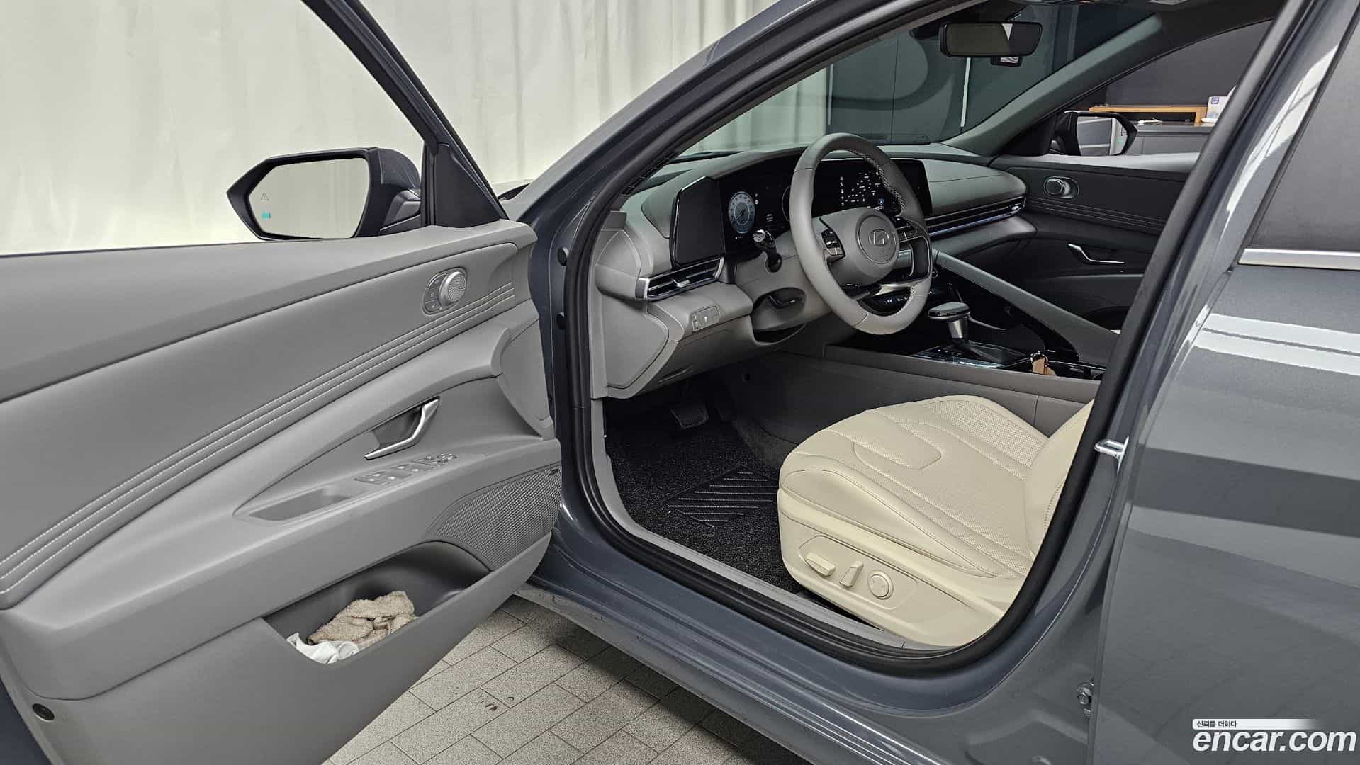 AVANTE Hyundai 2025.10-INNER-010