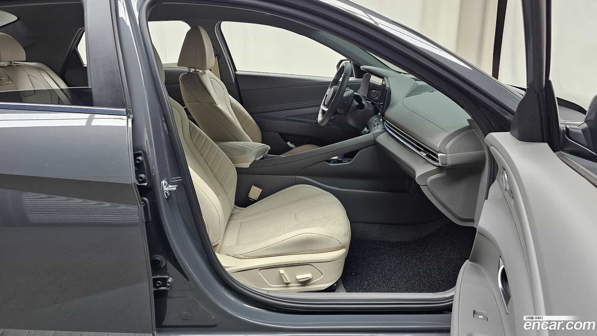 AVANTE Hyundai 2025.10-OPTION-015