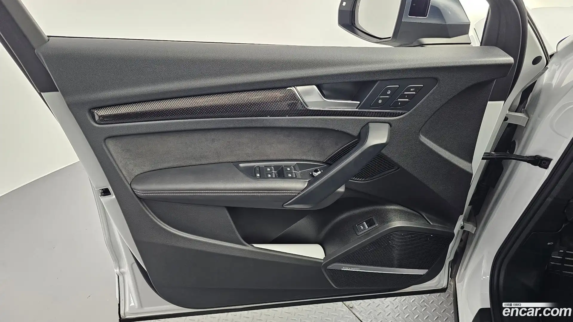 SQ5 Audi 2021.11-INNER-034