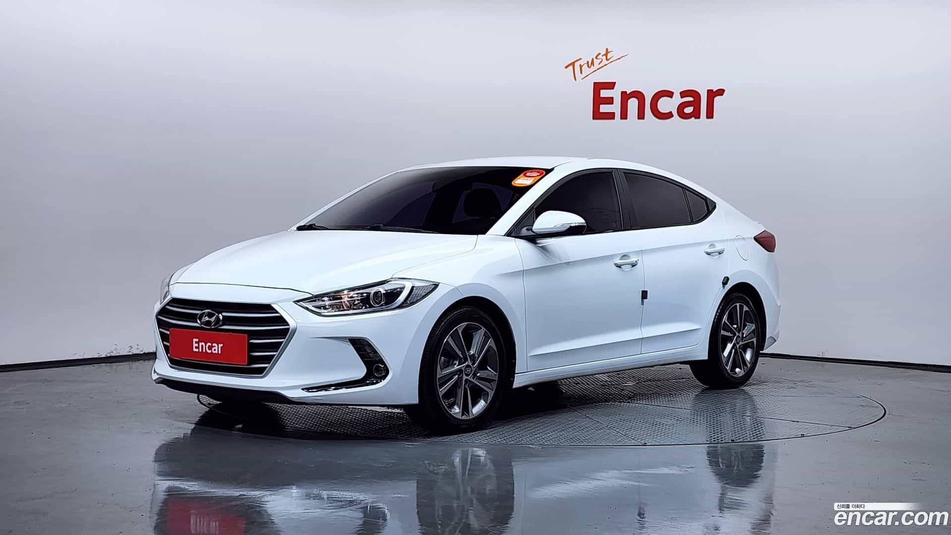 AVANTE Hyundai 2017.10-OUTER-001