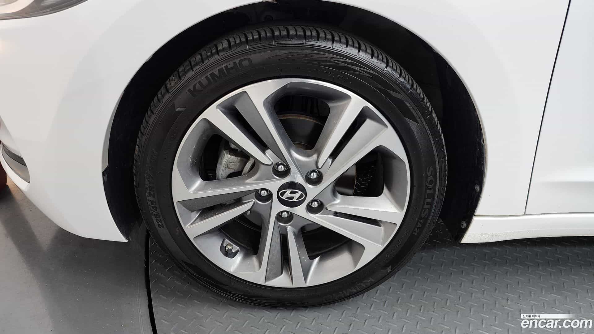 AVANTE Hyundai 2017.10-OUTER-005