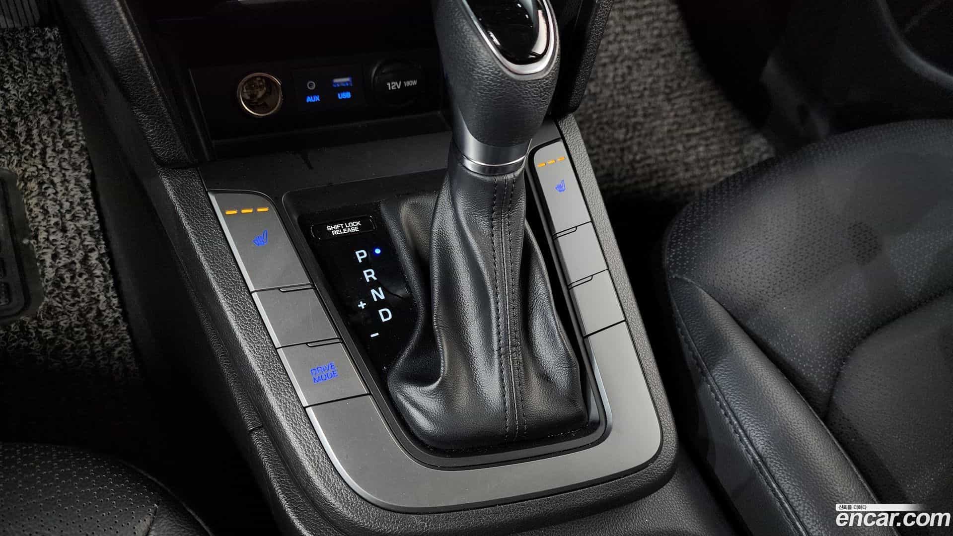 AVANTE Hyundai 2017.10-INNER-009