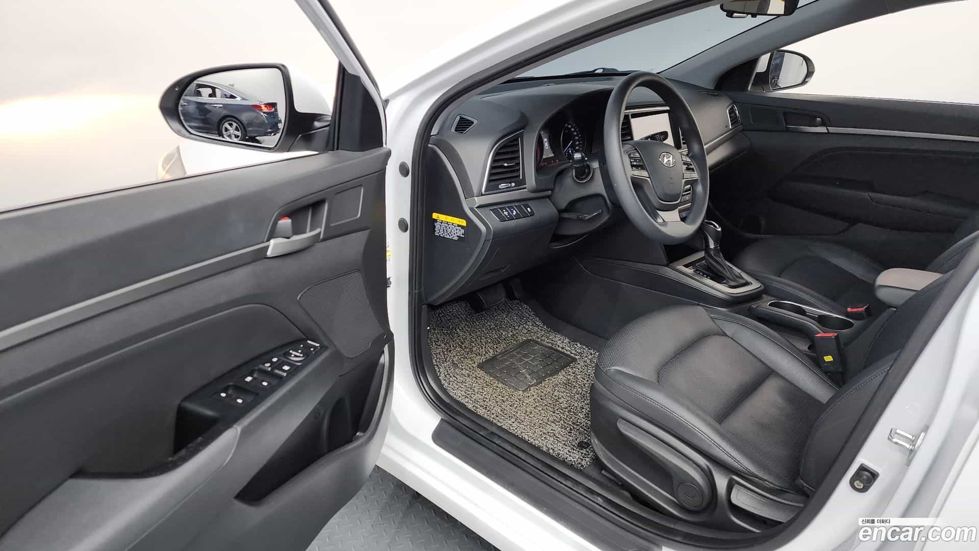AVANTE Hyundai 2017.10-INNER-010