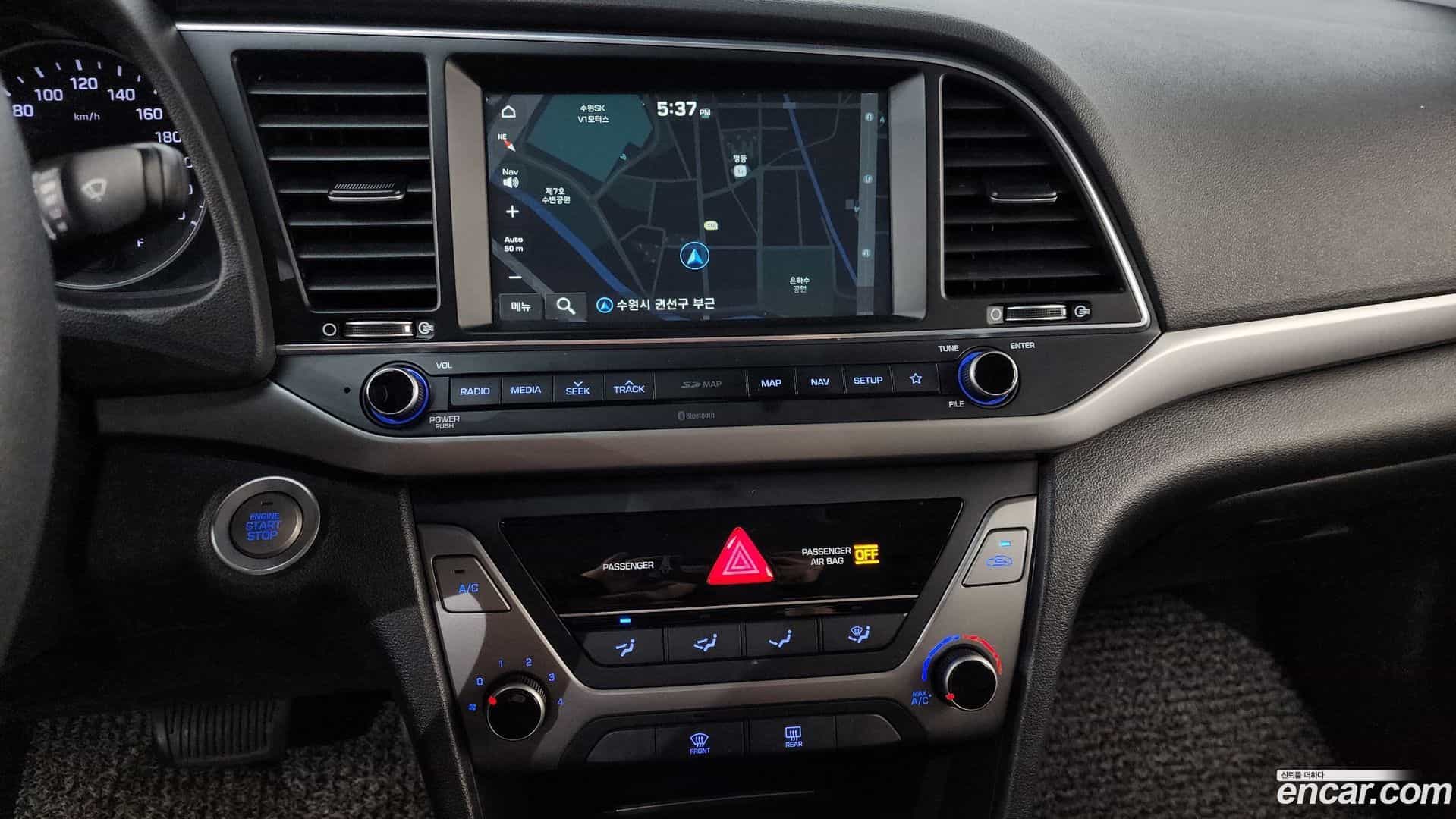 AVANTE Hyundai 2017.10-OPTION-016