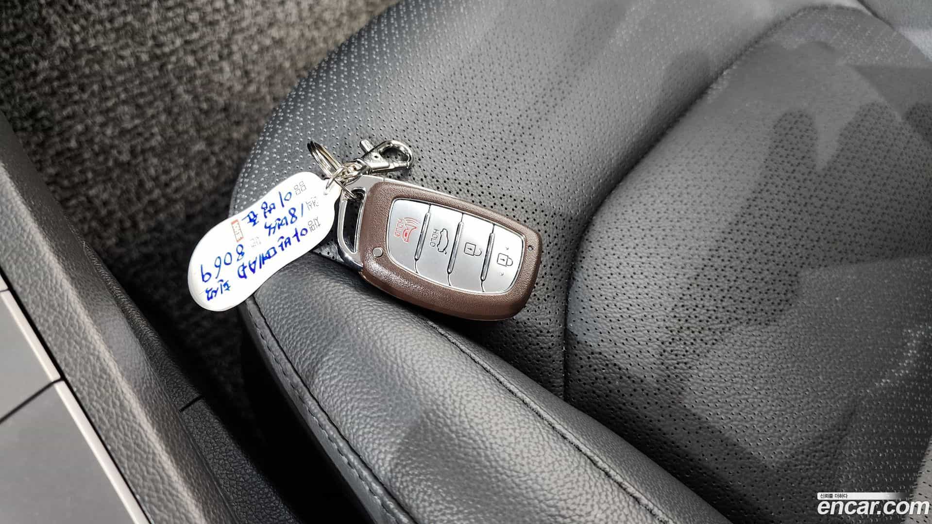 AVANTE Hyundai 2017.10-OPTION-043