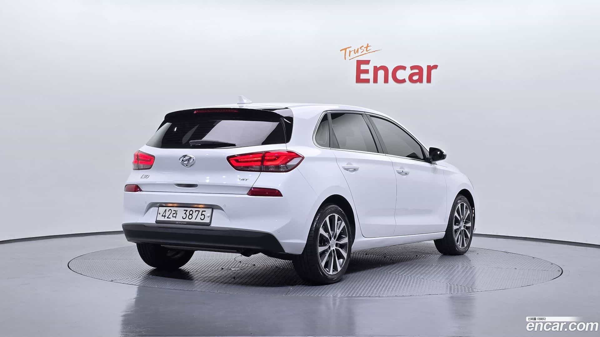 i30 Hyundai 2017.2-OUTER-002