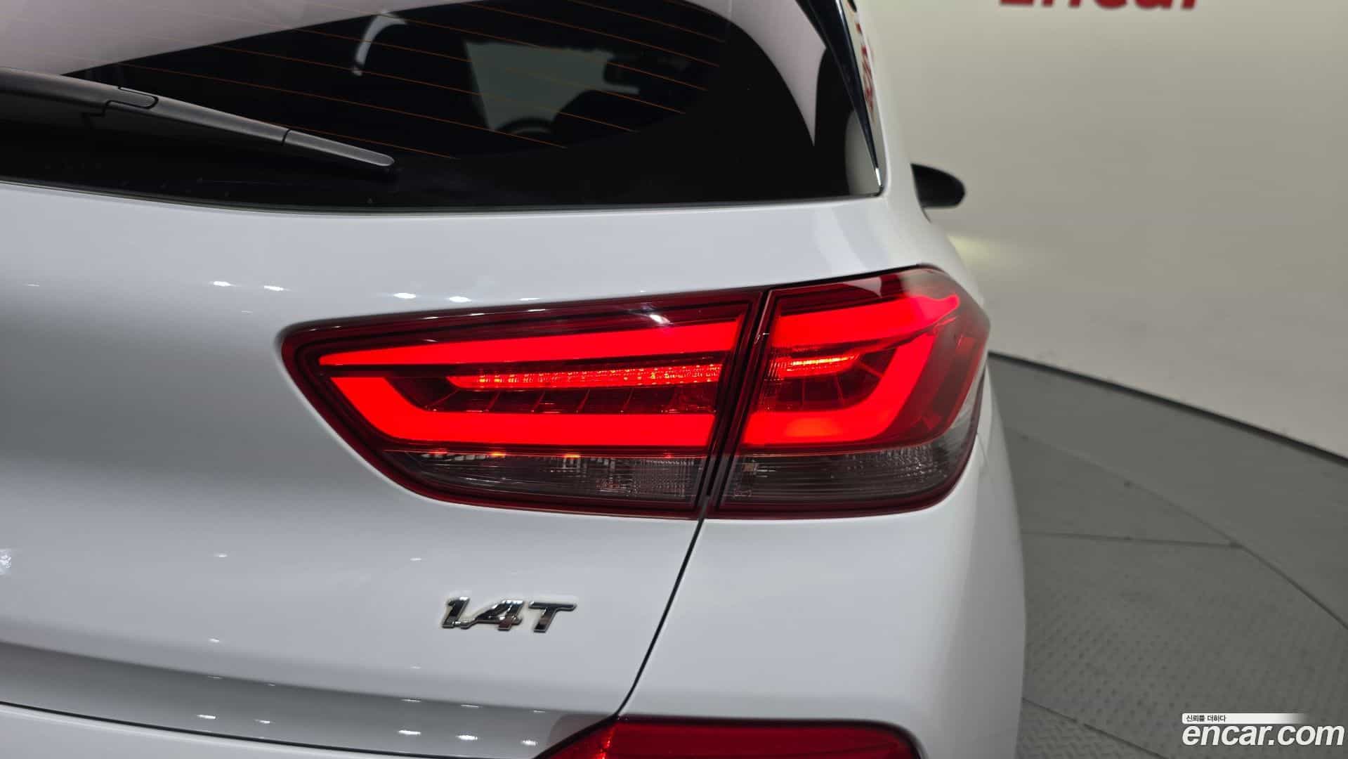 i30 Hyundai 2017.2-OUTER-033