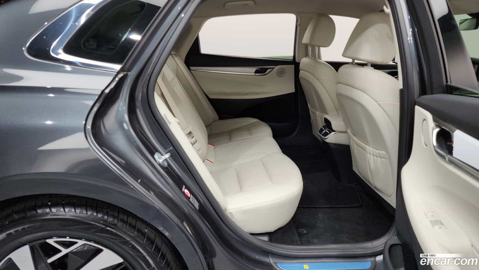 Grandeur Hyundai 2022.3-OPTION-015