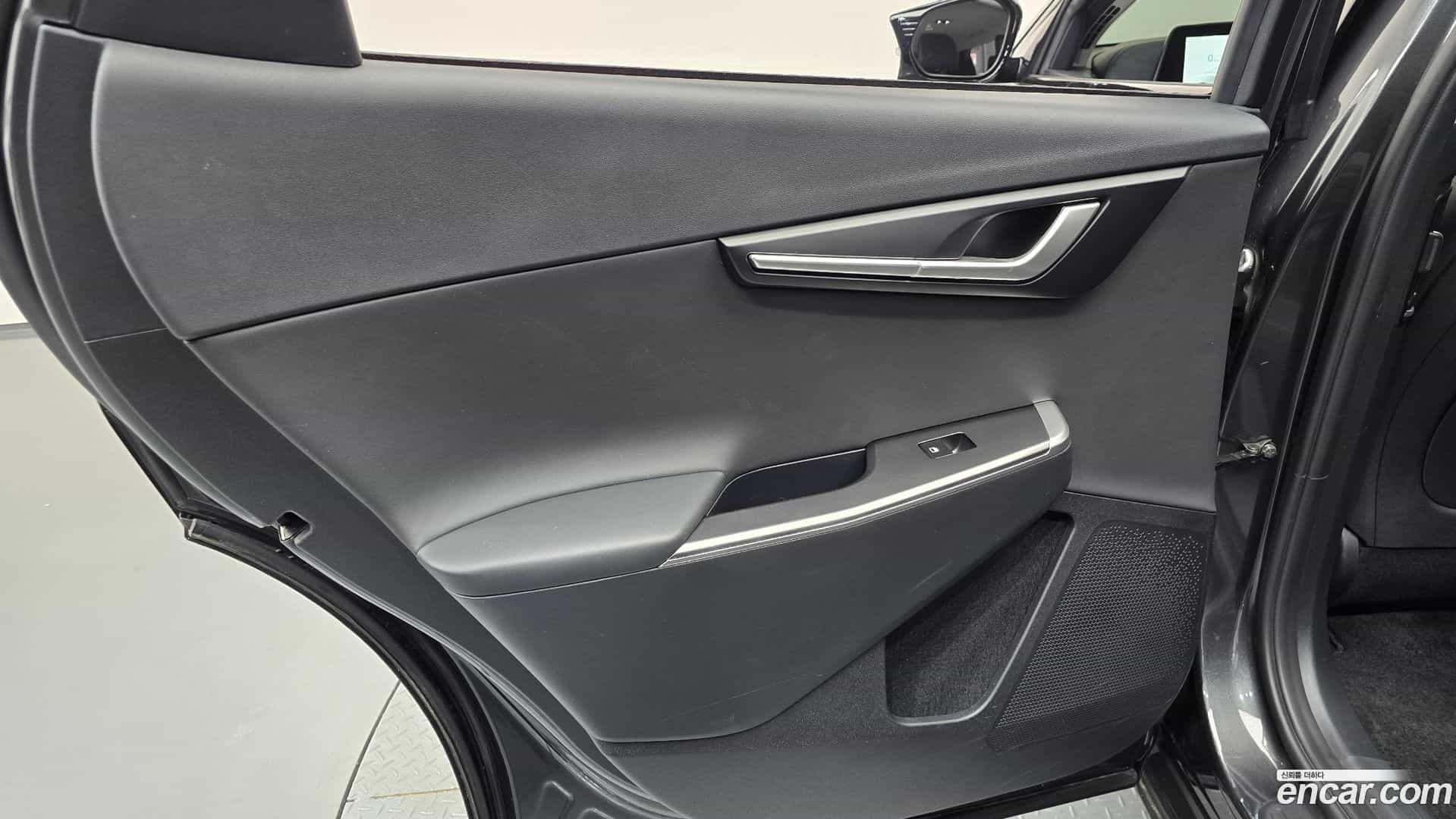 EV6 Kia 2023.2-INNER-035