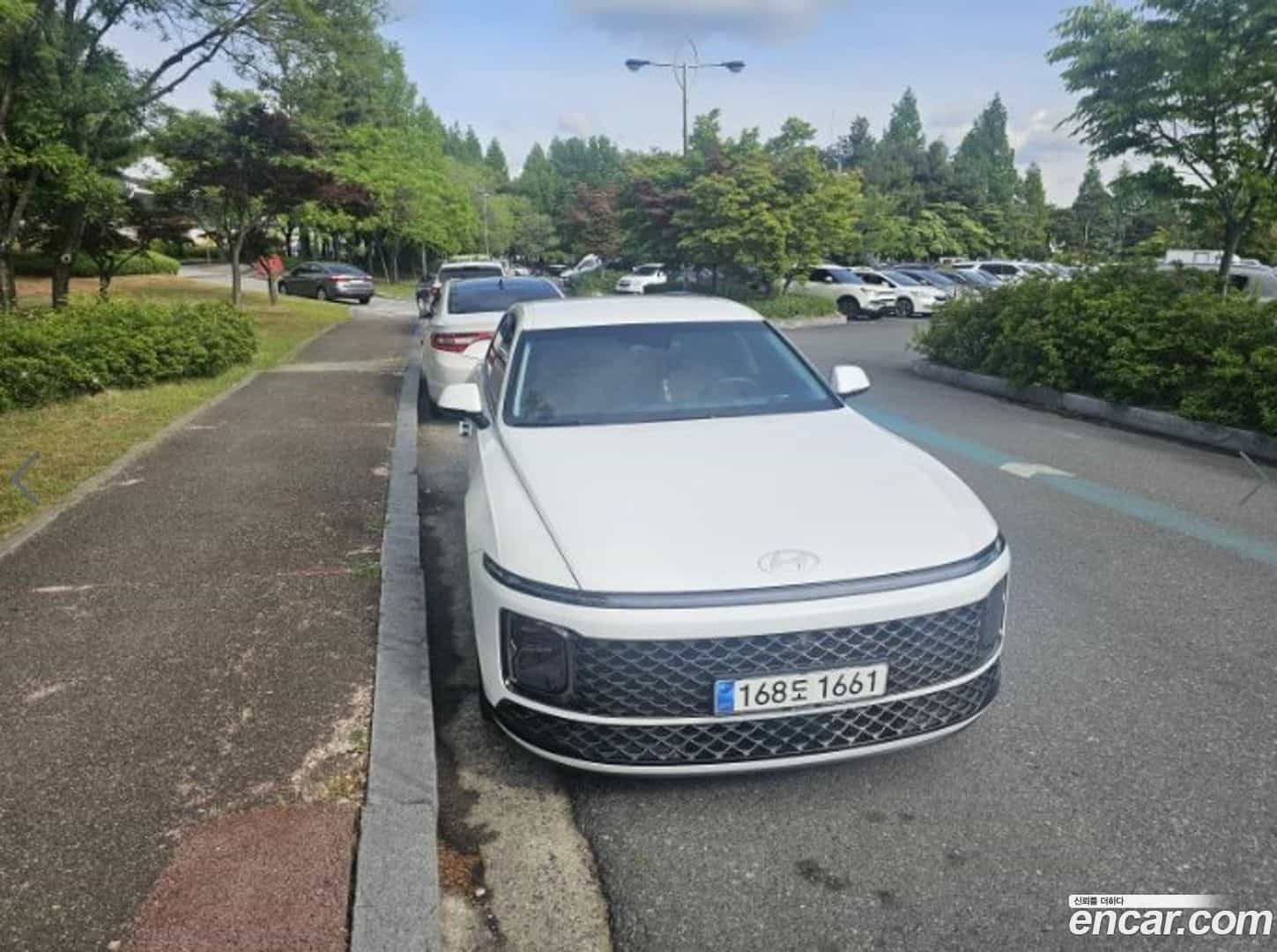 Grandeur Hyundai 2023.8-OUTER-001