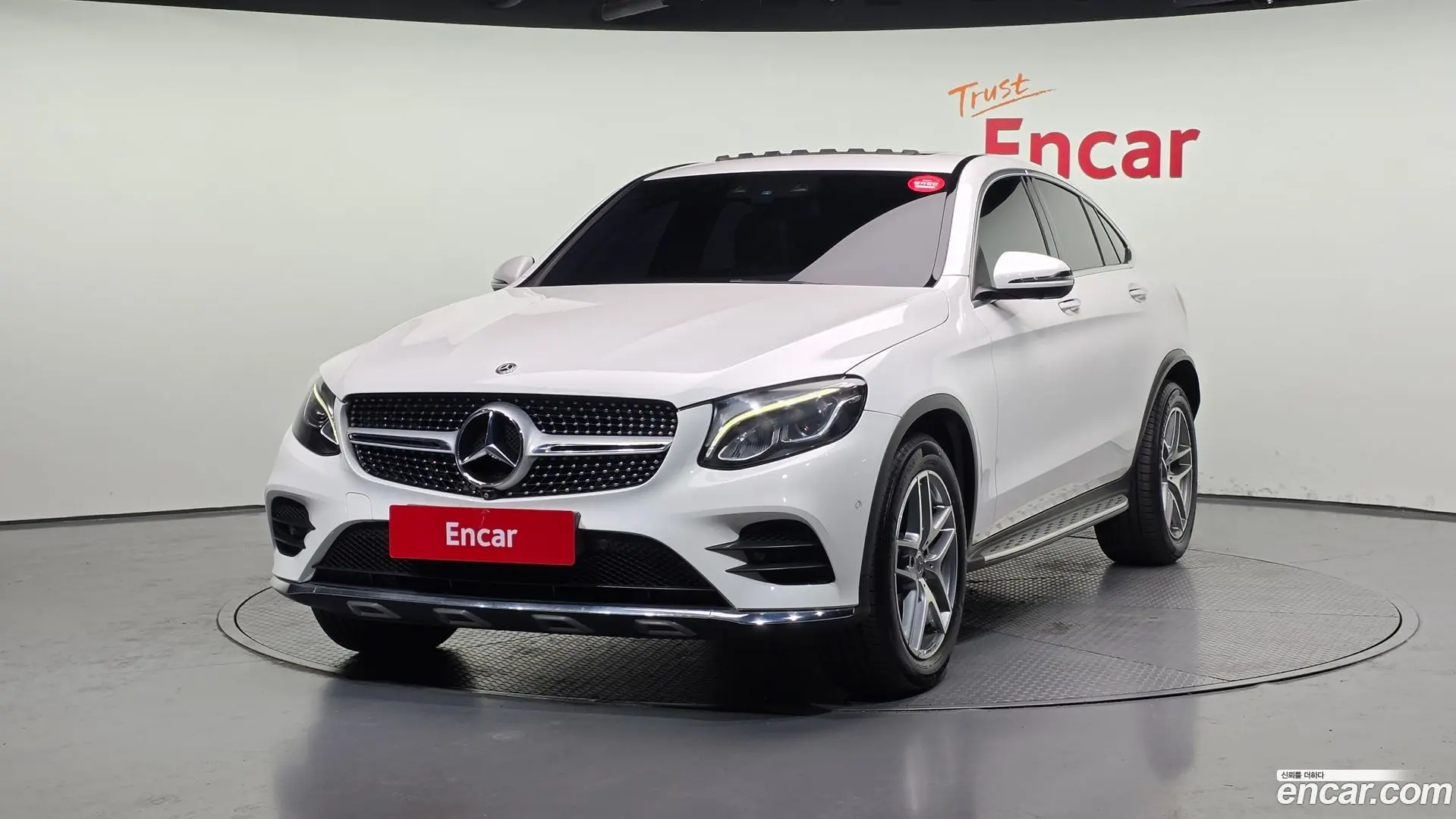 Main__Slider__Photo:GLC-Class Mercedes-Benz 2017.10-0