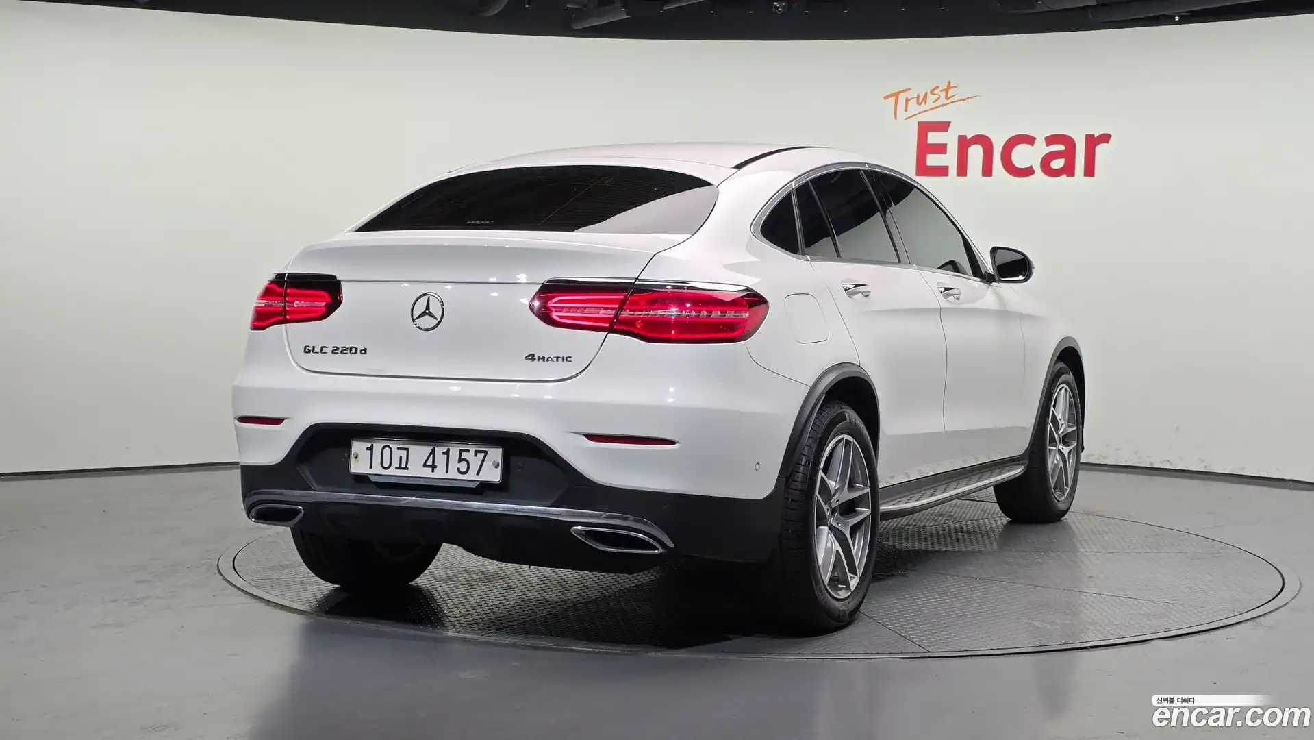 GLC-Class Mercedes-Benz 2017.10-OUTER-002
