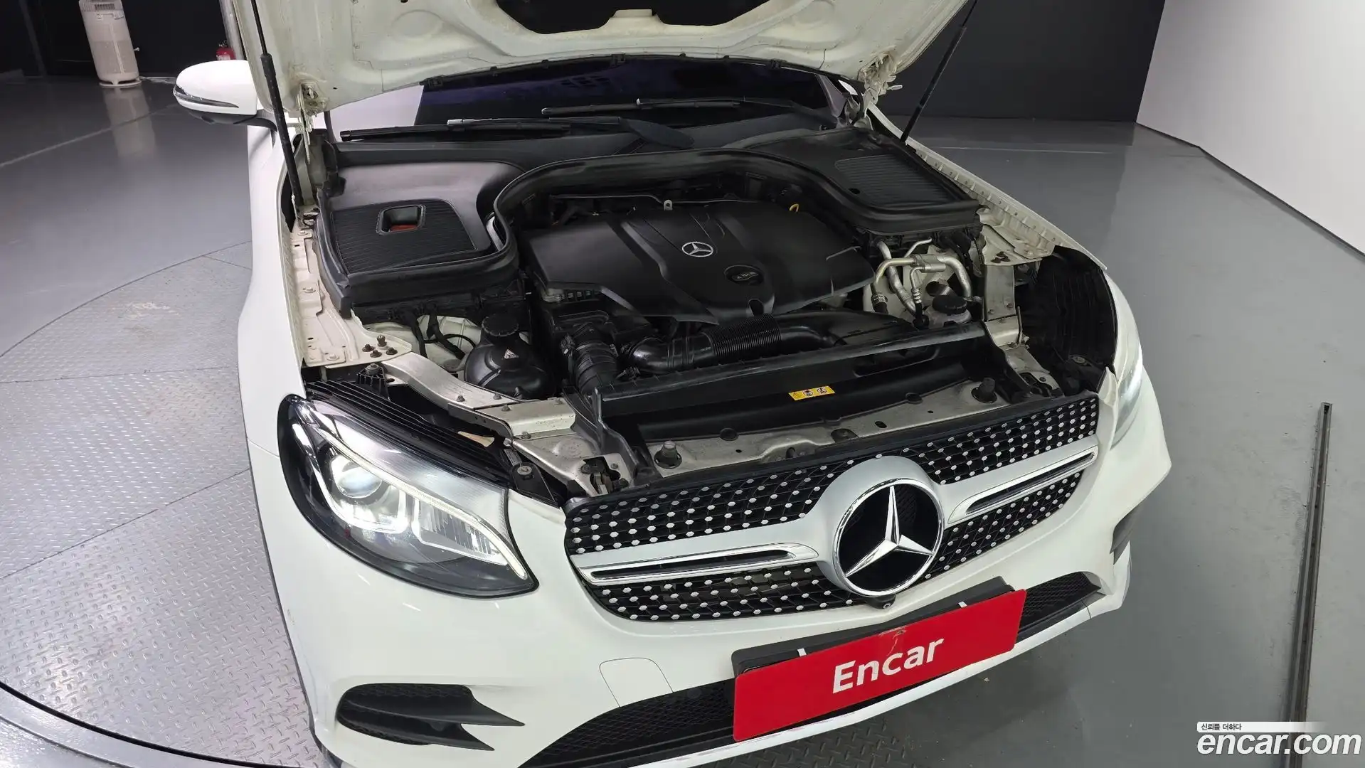 GLC-Class Mercedes-Benz 2017.10-OUTER-006