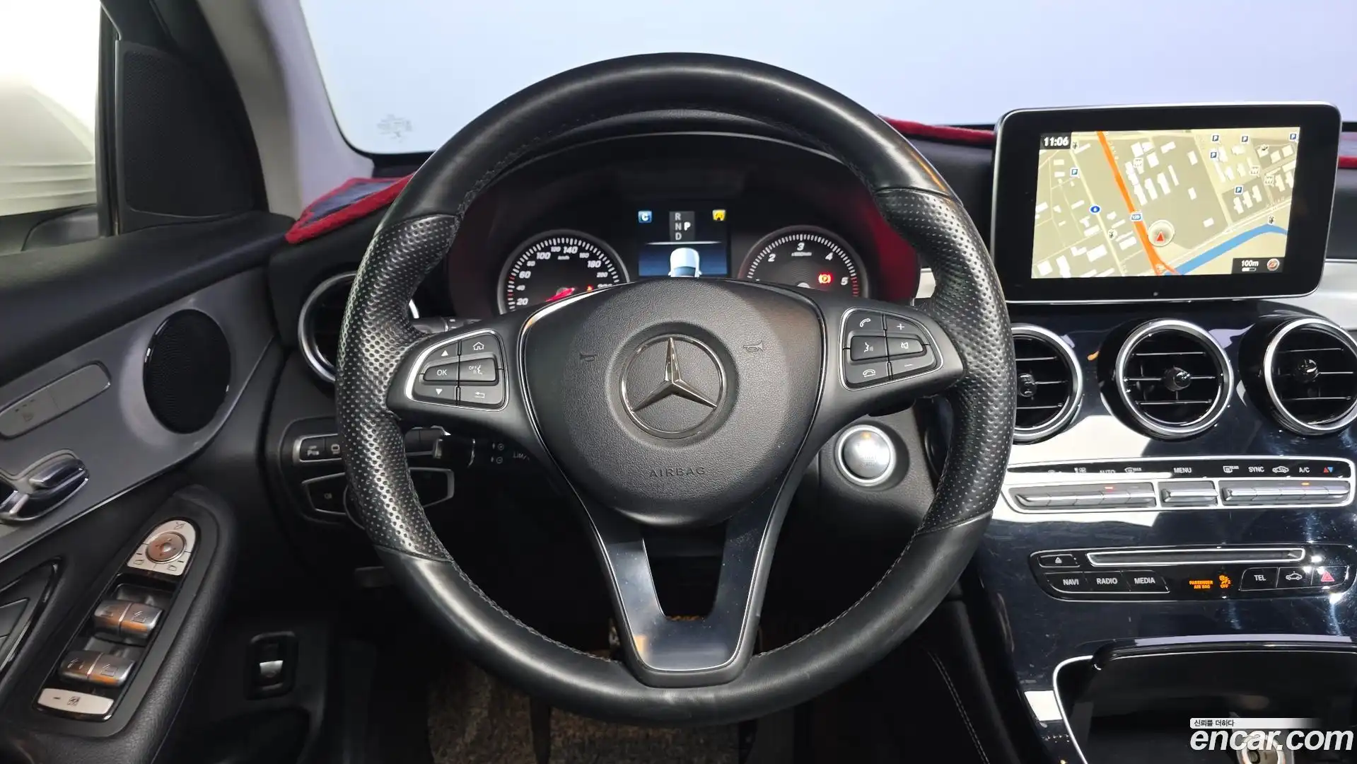 GLC-Class Mercedes-Benz 2017.10-OPTION-016