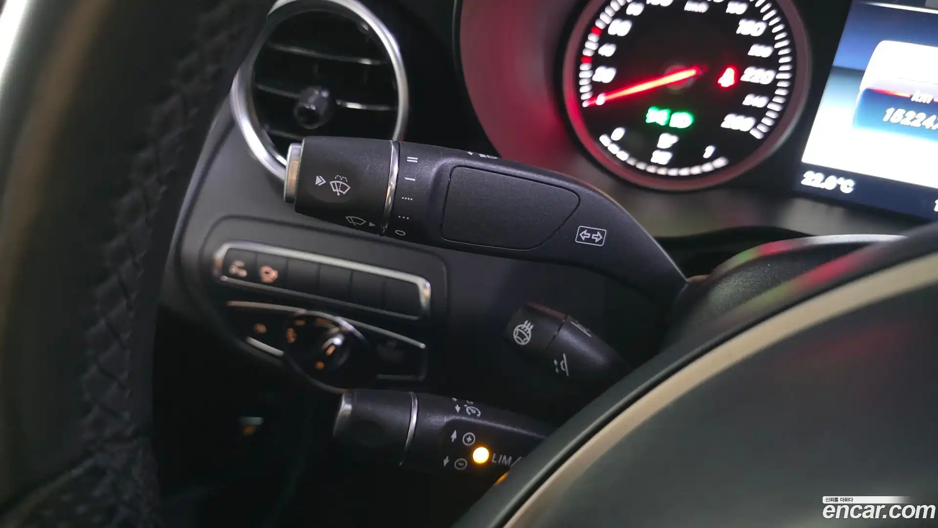 GLC-Class Mercedes-Benz 2017.10-OPTION-022