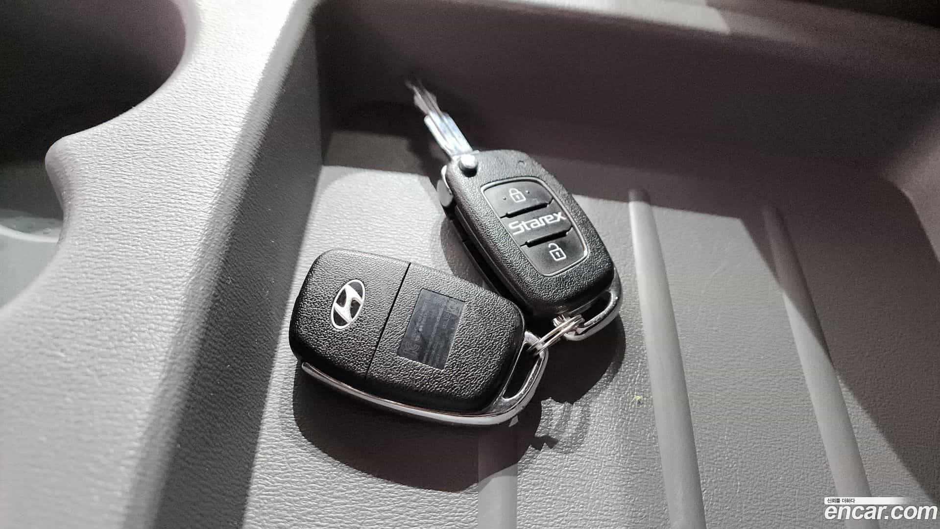 Starex Hyundai 2017.8-OPTION-019