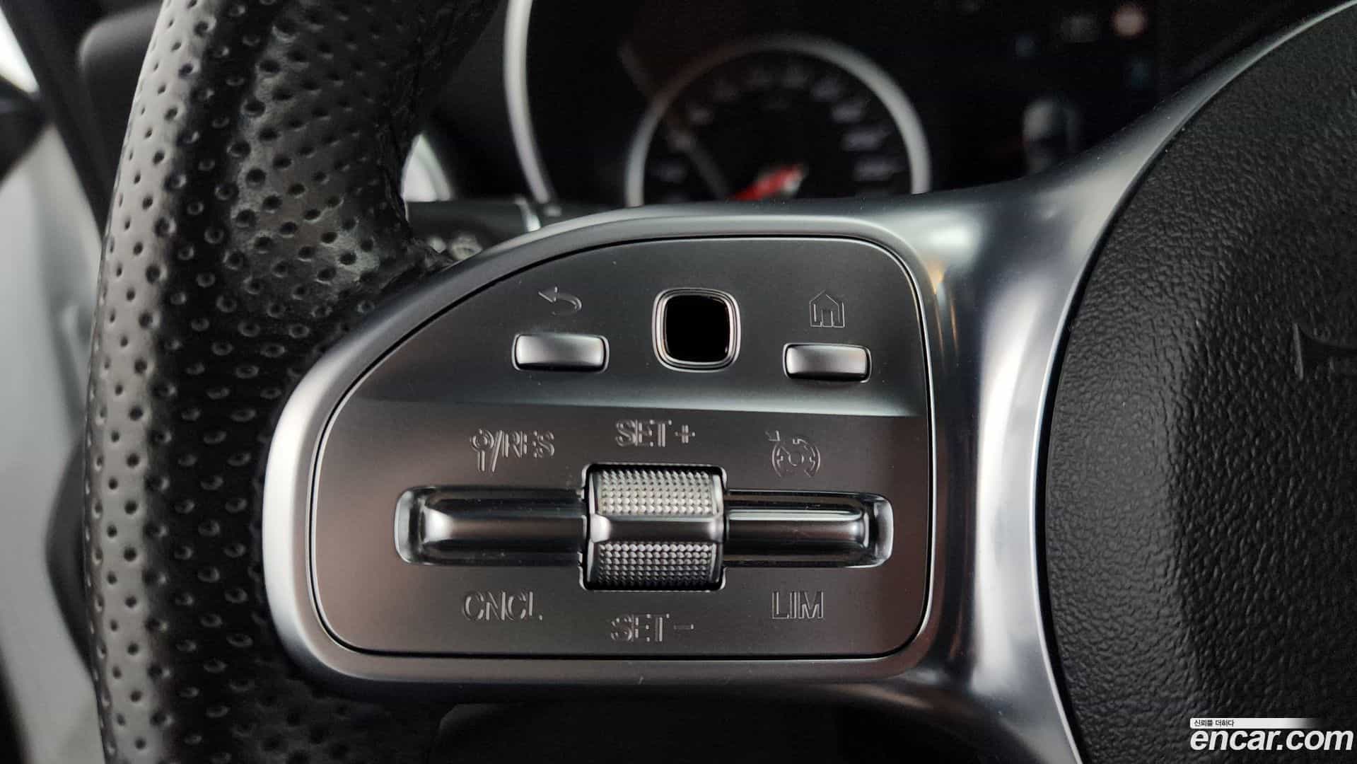 C-Class Mercedes-Benz 2019.7-OPTION-019