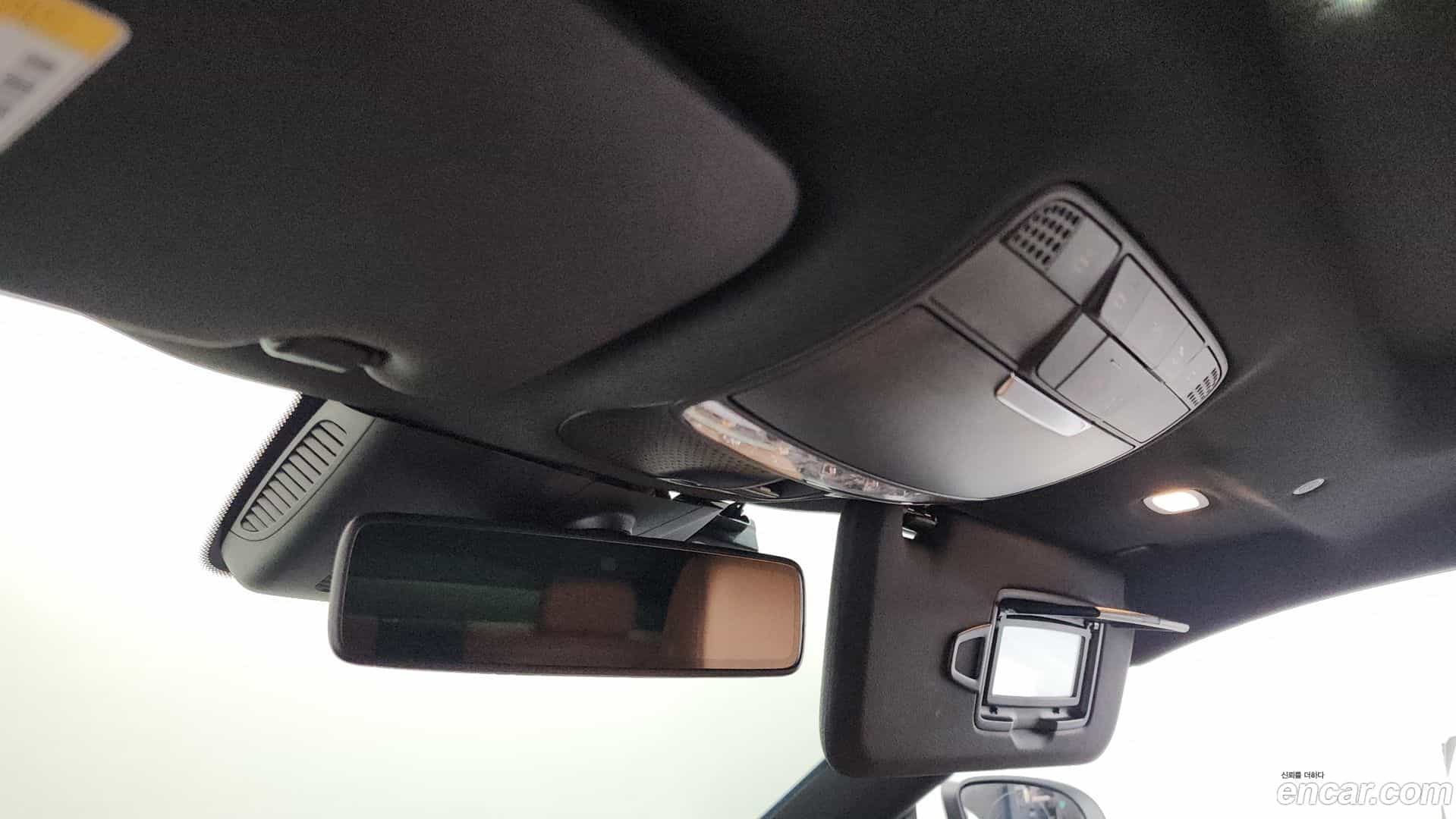 C-Class Mercedes-Benz 2019.7-OPTION-040
