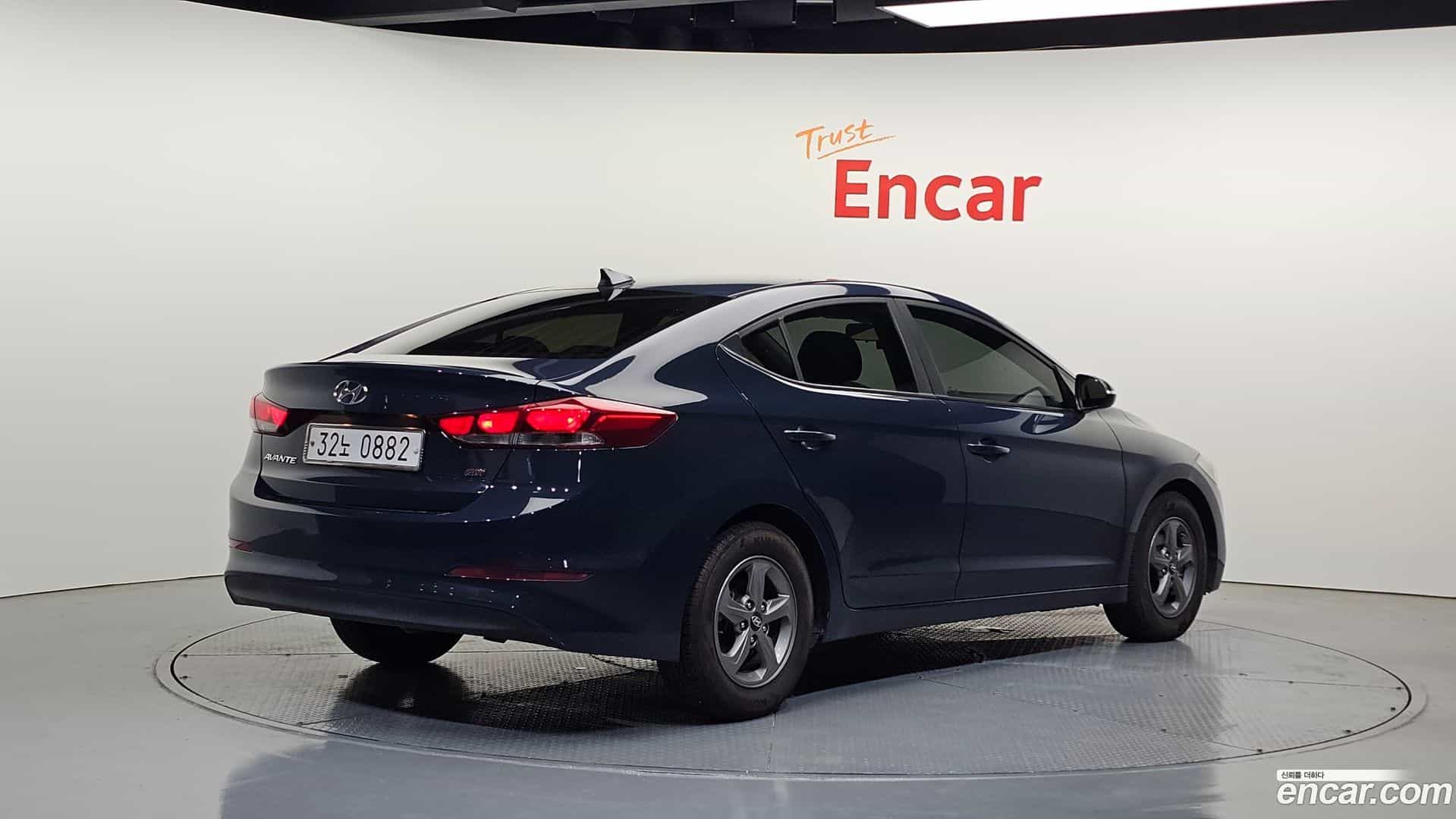 AVANTE Hyundai 2016.0-OUTER-002